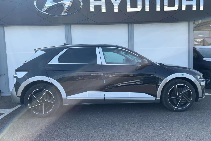 Vehicle Image - 1