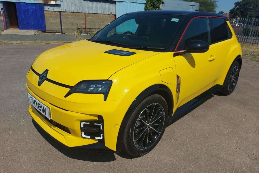 Vehicle Image - 2