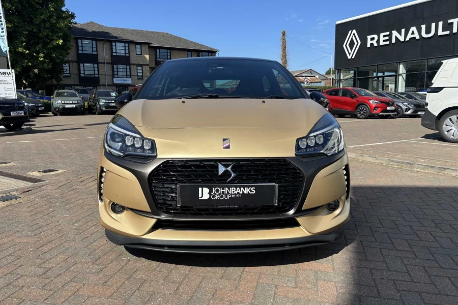 Vehicle Image - 1