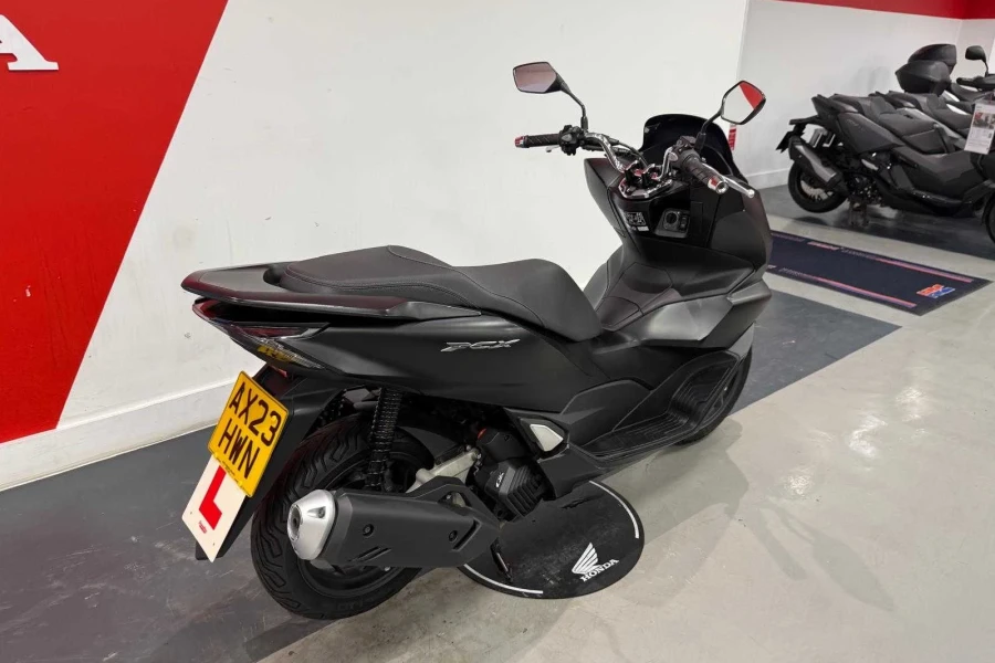 Vehicle Image - 2