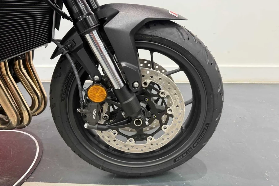 Vehicle Image - 3