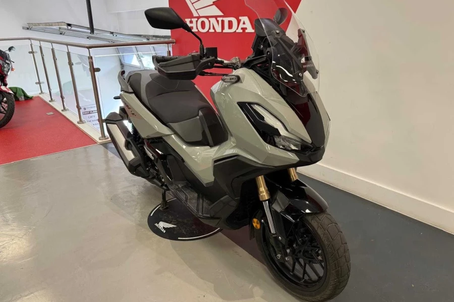 Vehicle Image - 1