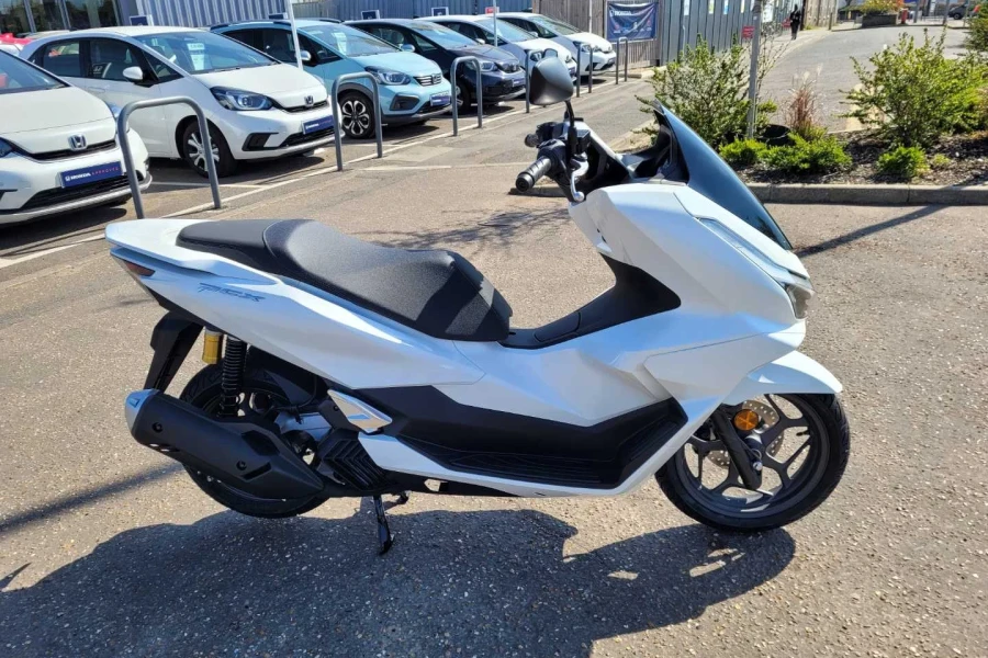Vehicle Image - 1