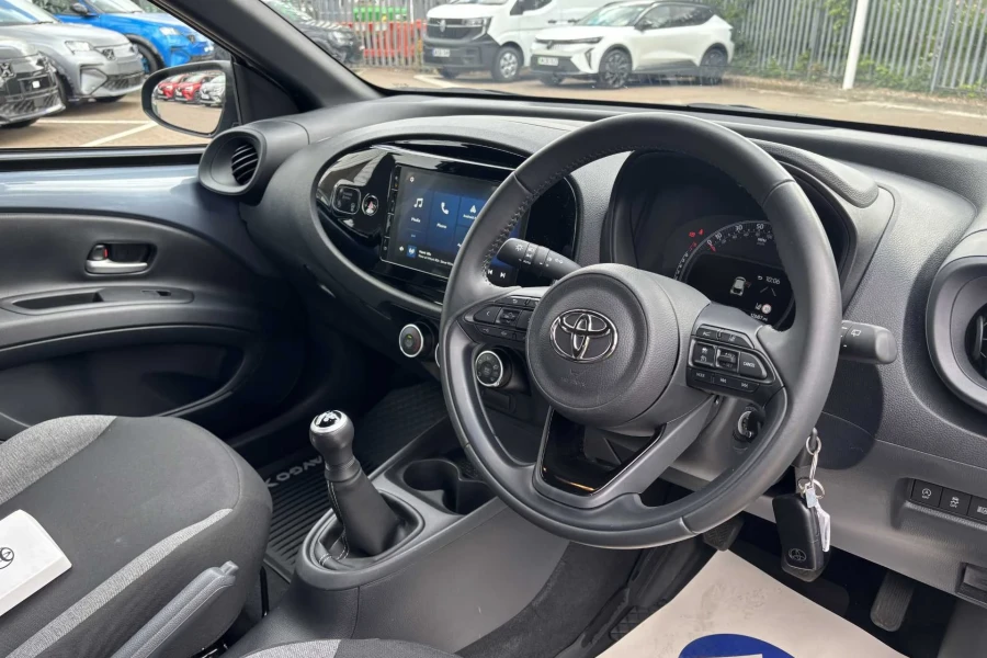 Vehicle Image - 3