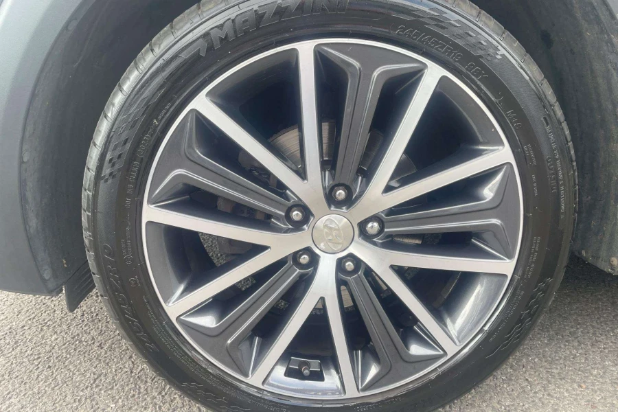 Vehicle Image - 3