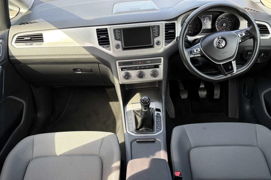 Vehicle Image - 3