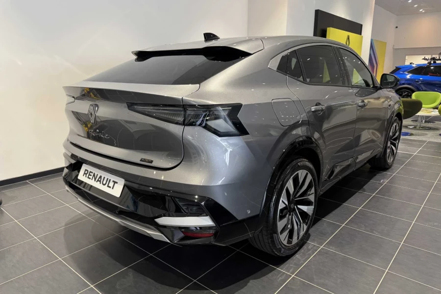 Vehicle Image - 3
