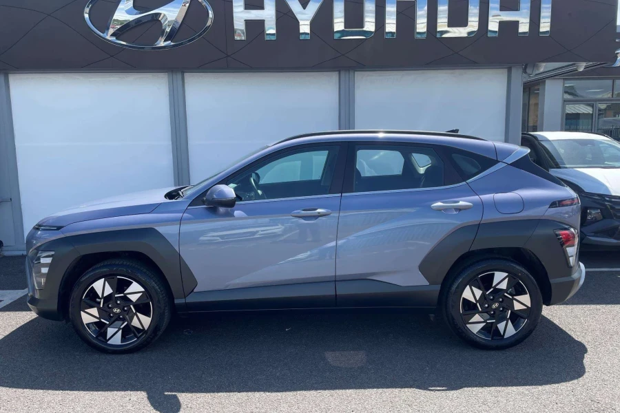 Vehicle Image - 2
