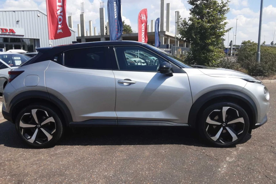 Vehicle Image - 2