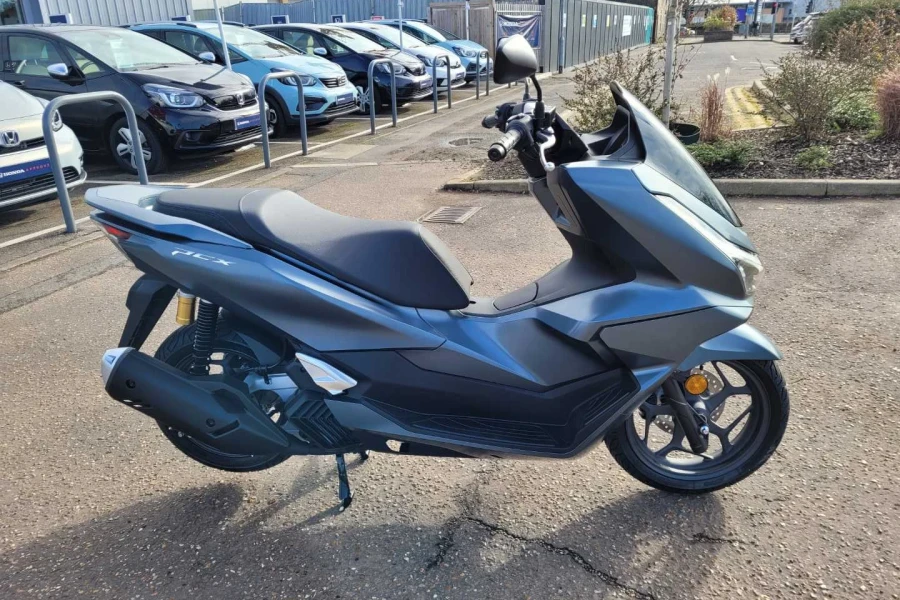 Vehicle Image - 1