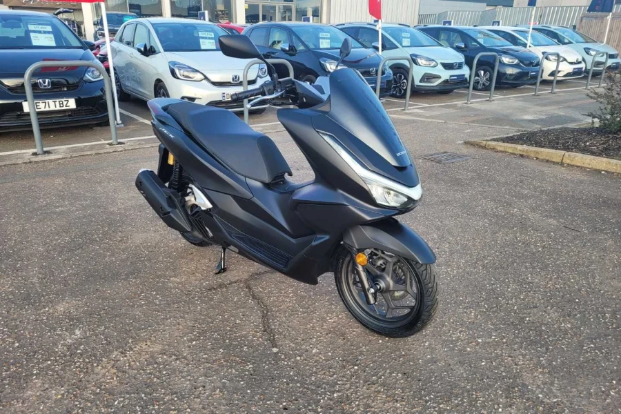 Vehicle Image - 0
