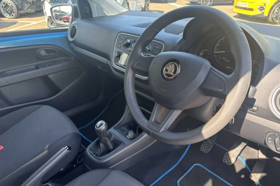 Vehicle Image - 3