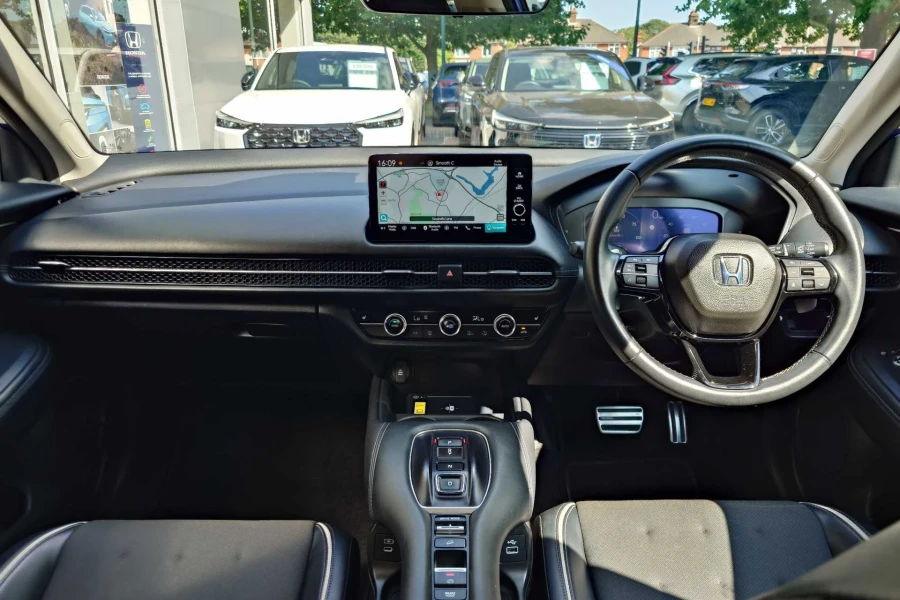 Vehicle Image - 3