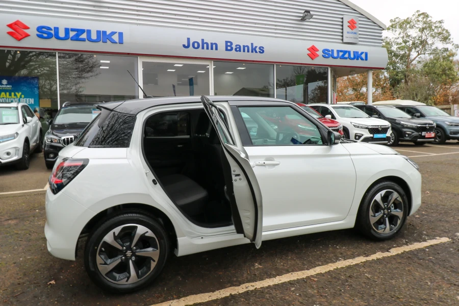 Vehicle Image - 3