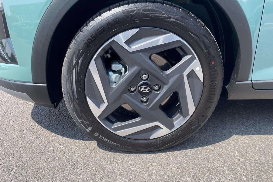 Vehicle Image - 3
