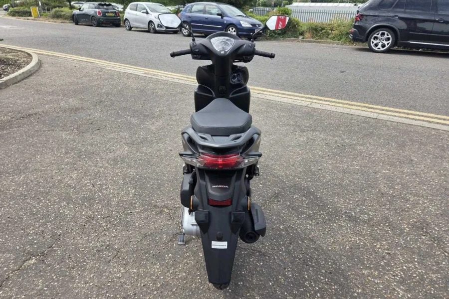 Vehicle Image - 3
