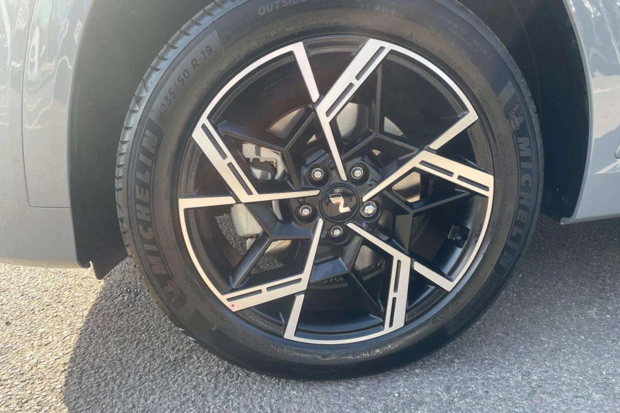 Vehicle Image - 3