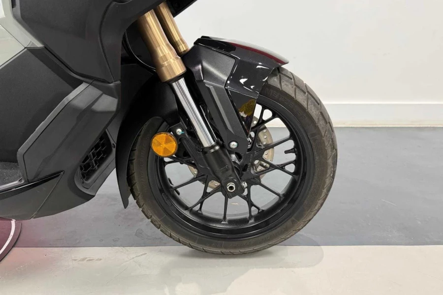 Vehicle Image - 3