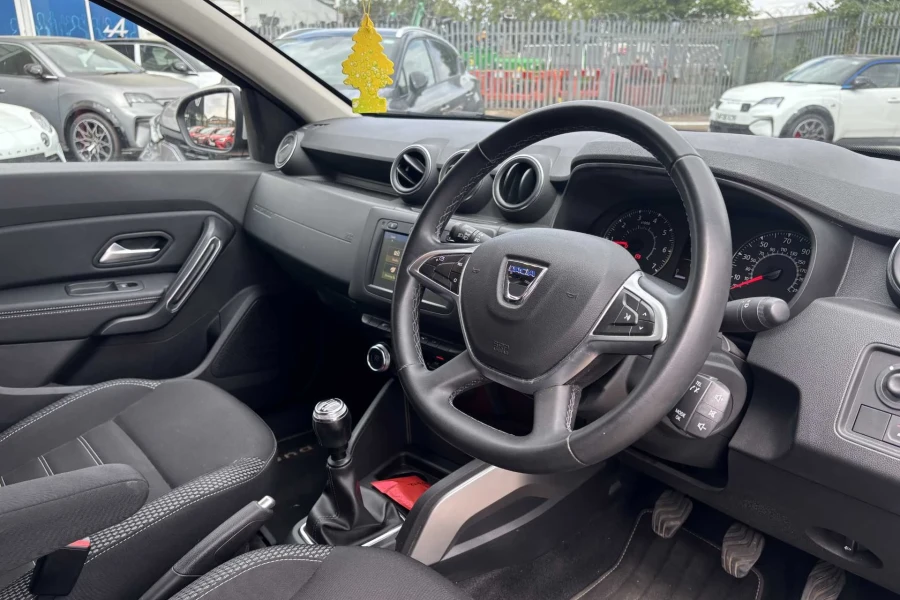 Vehicle Image - 3