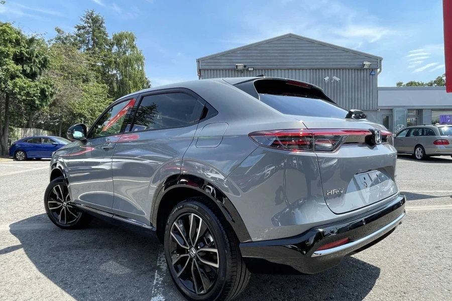Vehicle Image - 2