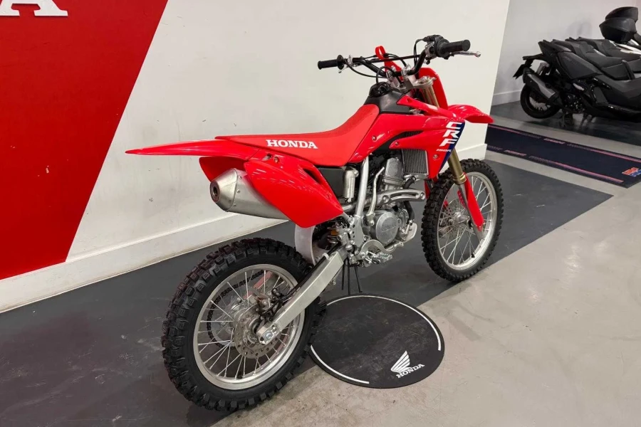 Vehicle Image - 2