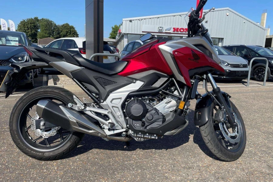 Vehicle Image - 1