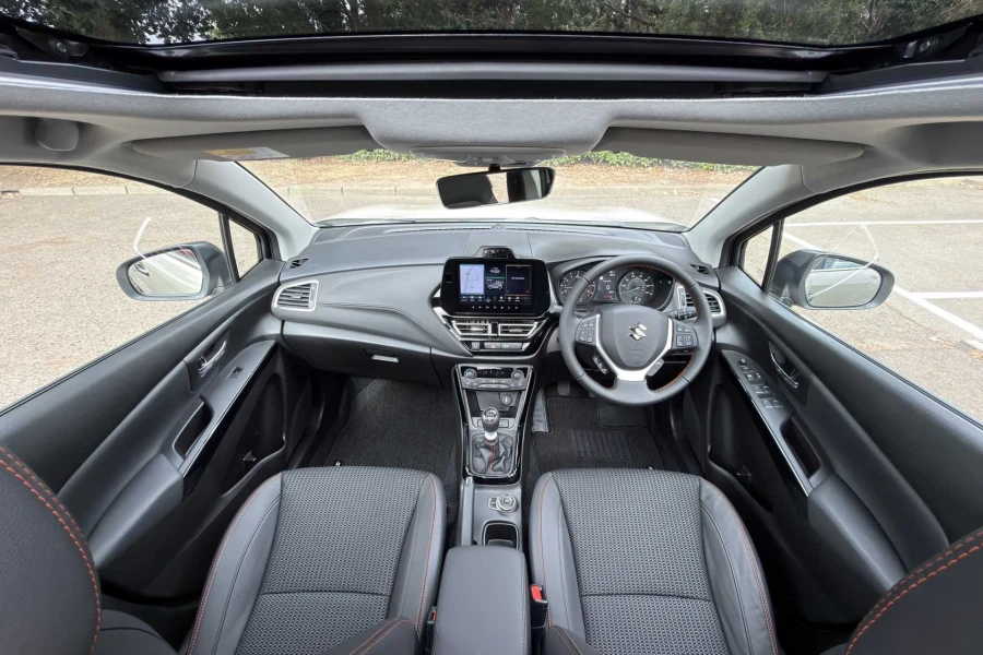Vehicle Image - 3