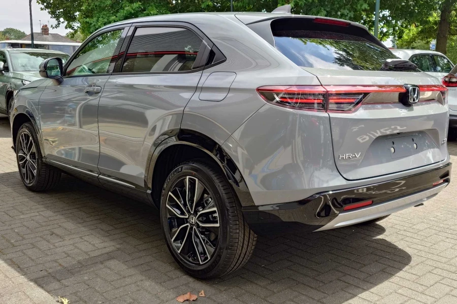 Vehicle Image - 2
