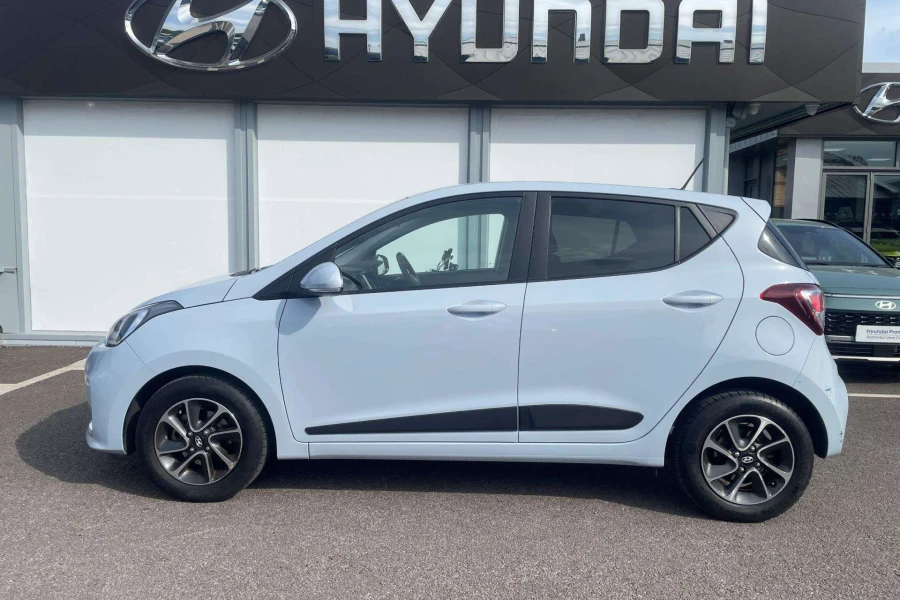 Vehicle Image - 2