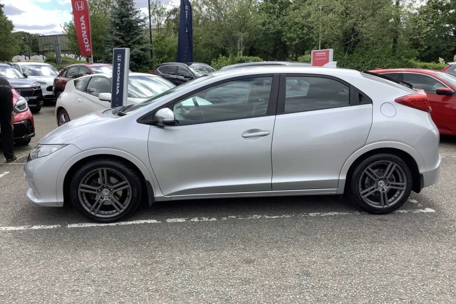 Vehicle Image - 3