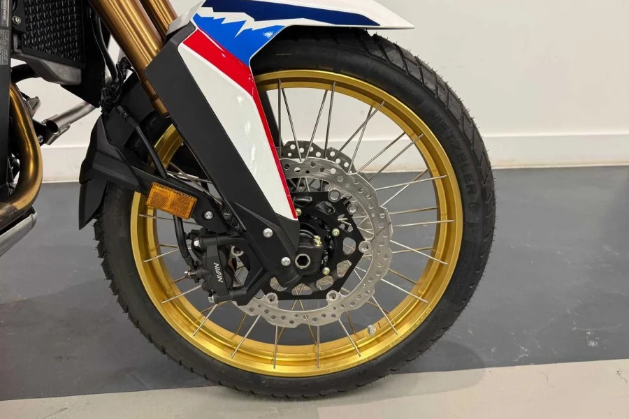 Vehicle Image - 3