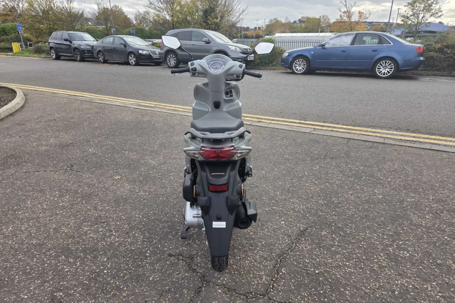 Vehicle Image - 3