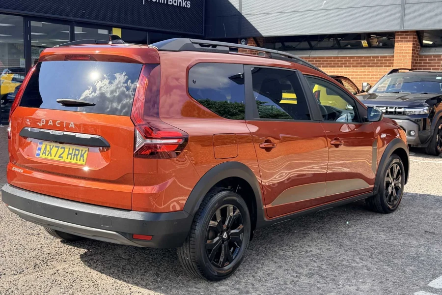 Vehicle Image - 3