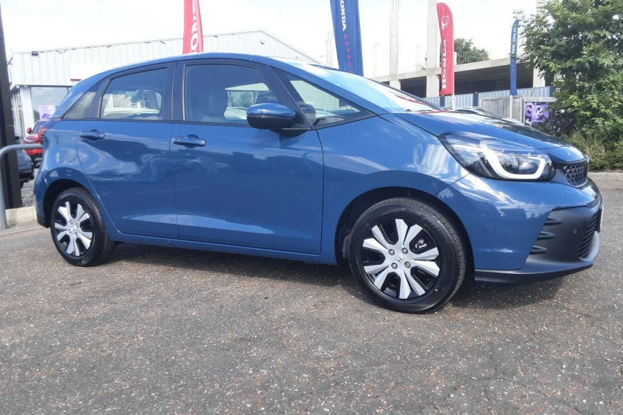 Vehicle Image - 2