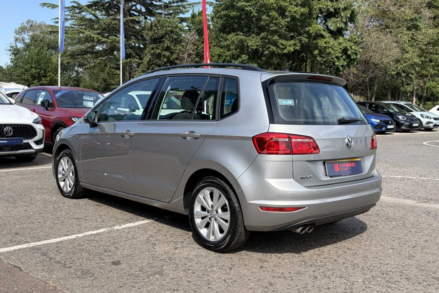 Vehicle Image - 2