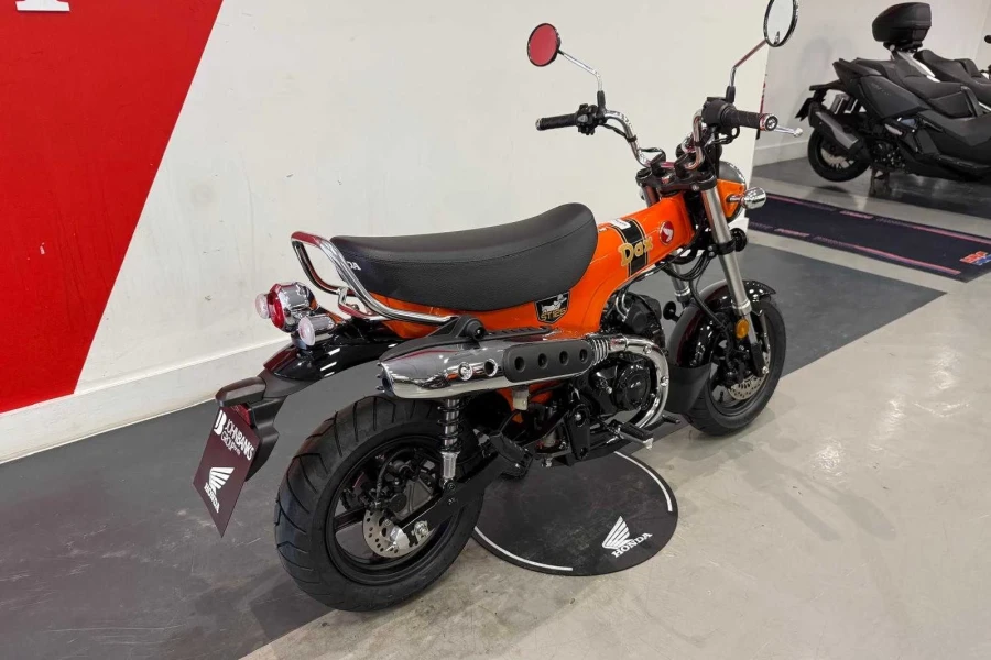 Vehicle Image - 2