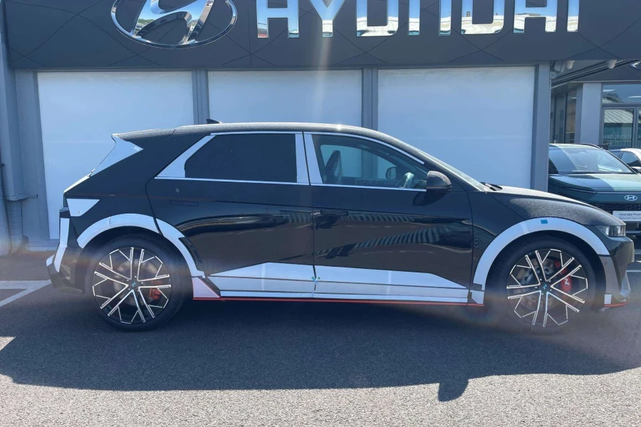 Vehicle Image - 1