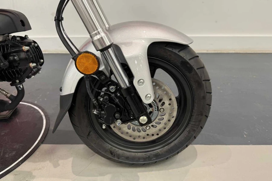 Vehicle Image - 3
