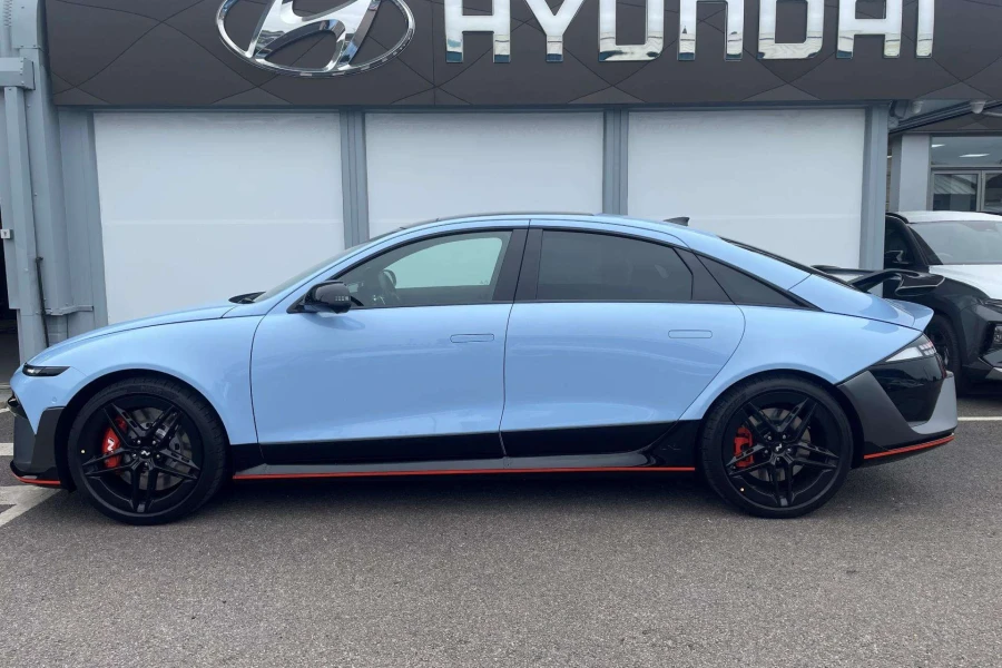 Vehicle Image - 2