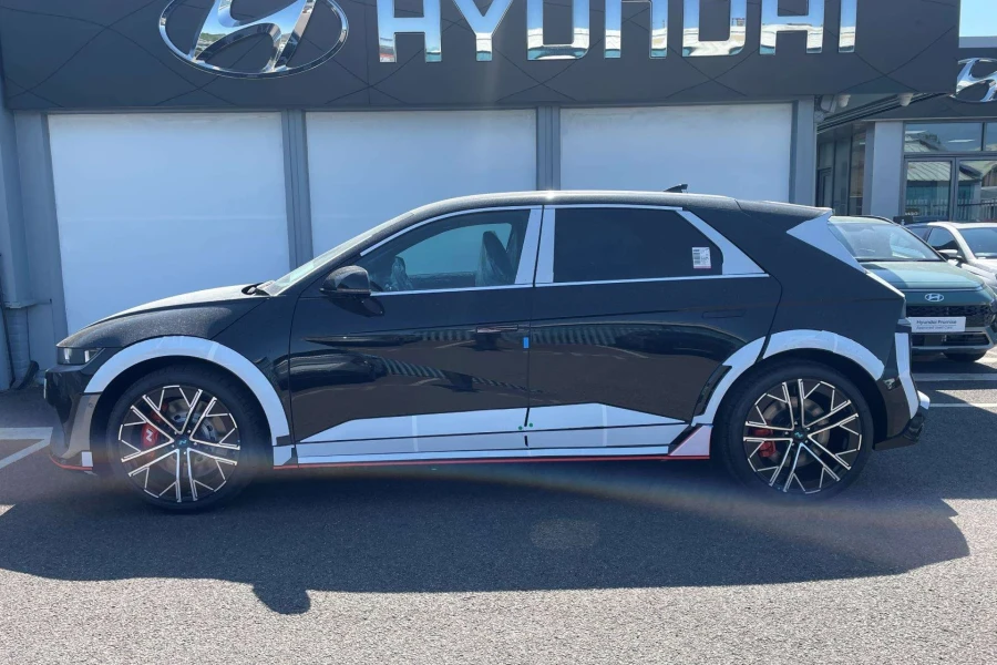 Vehicle Image - 2