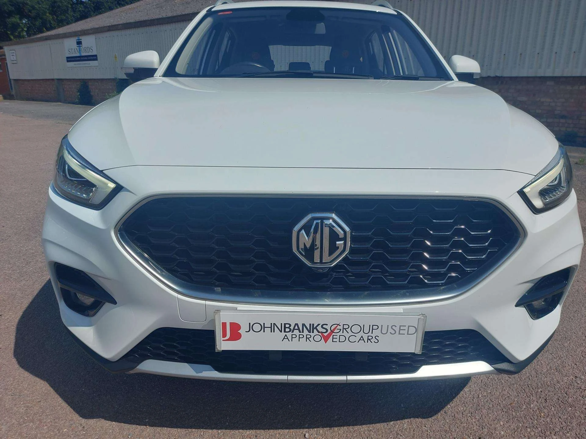 Vehicle image 6
