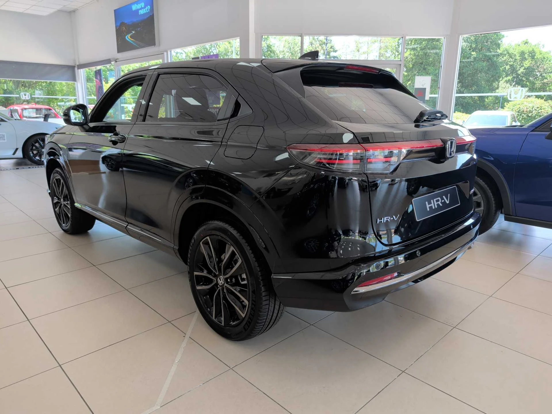 Vehicle image 5