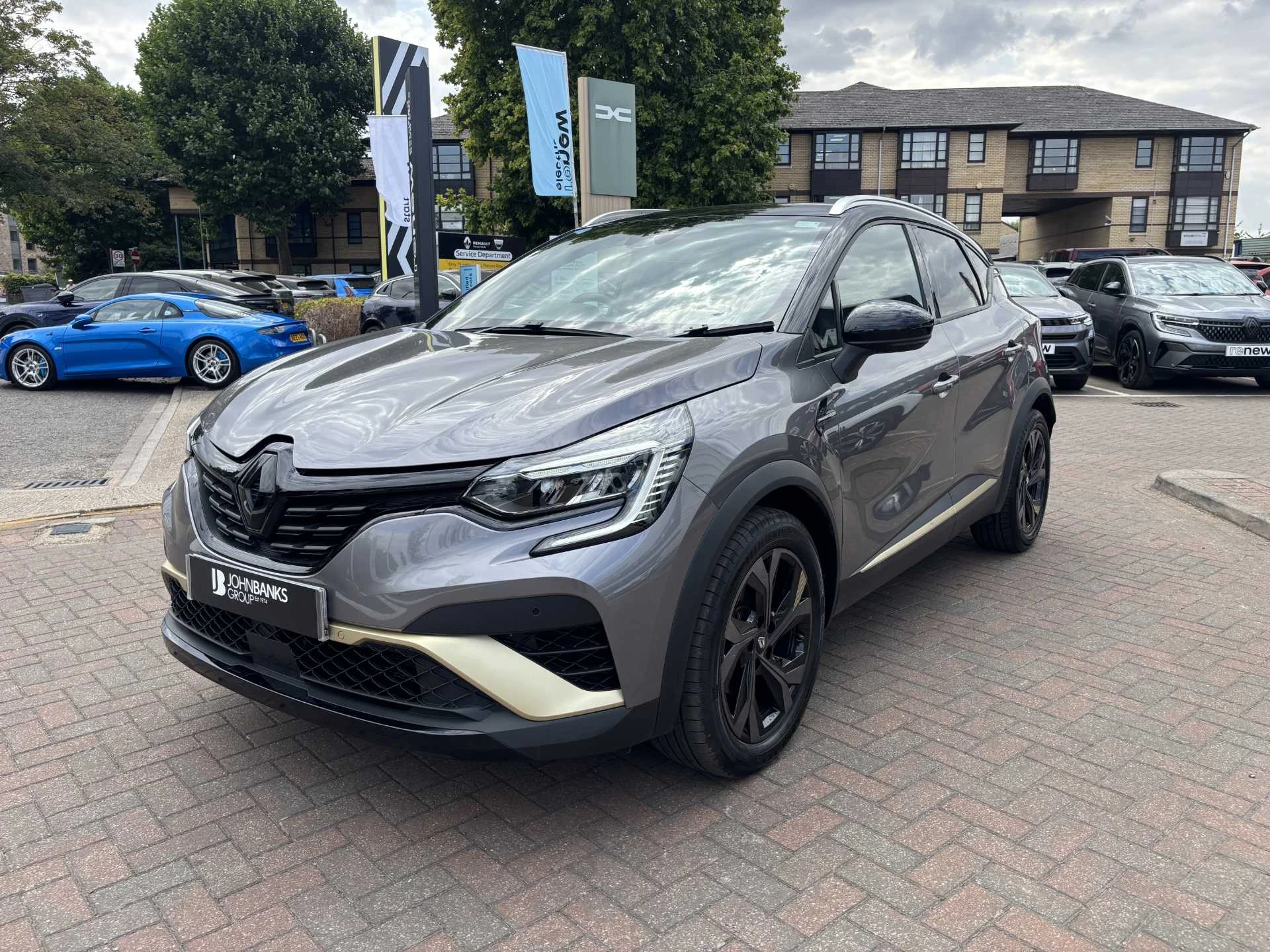 Vehicle image 7