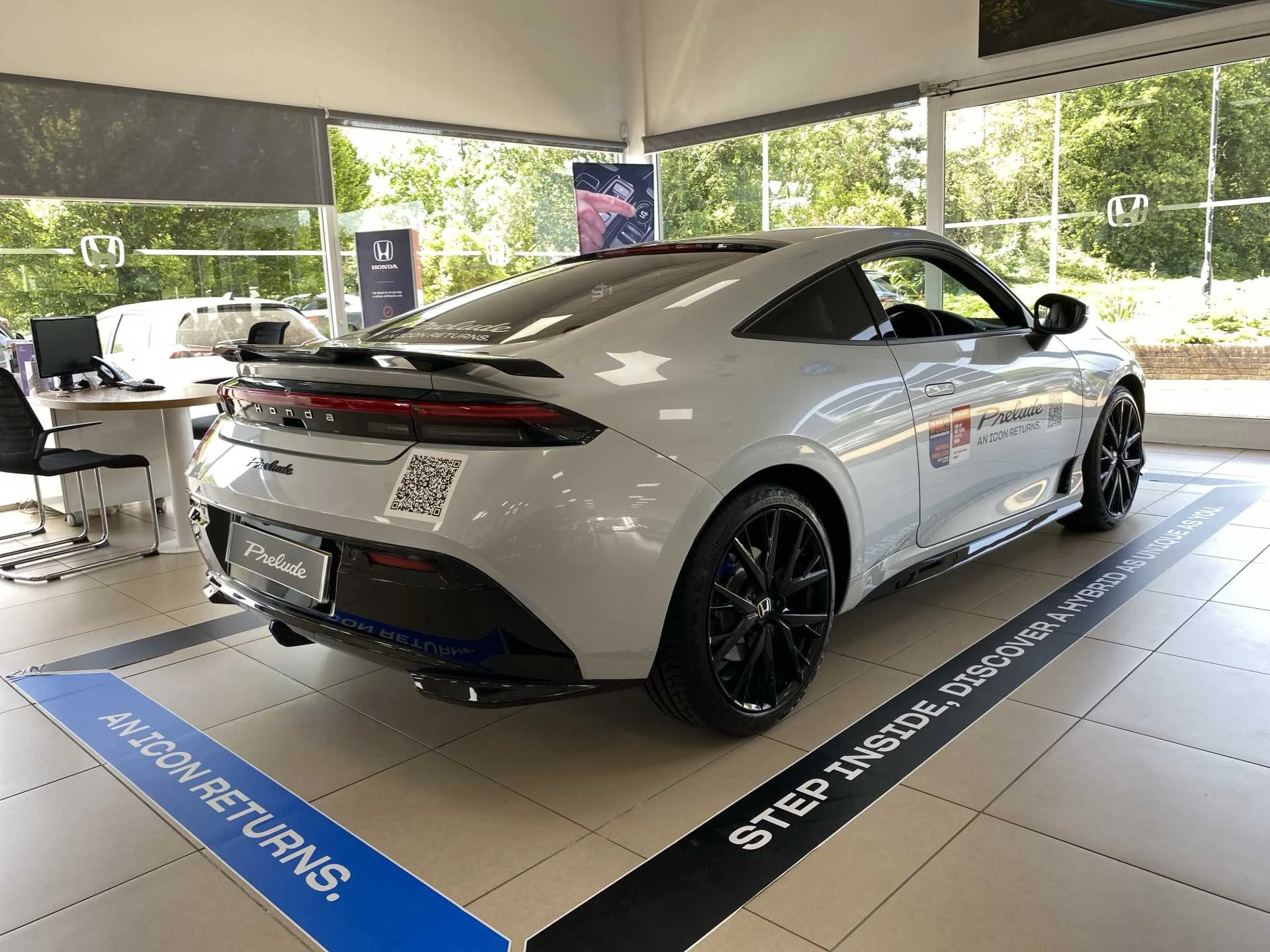 Vehicle image 5