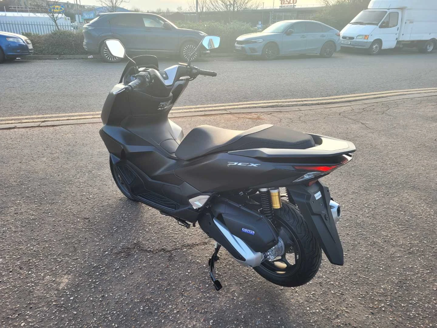 Vehicle image 5