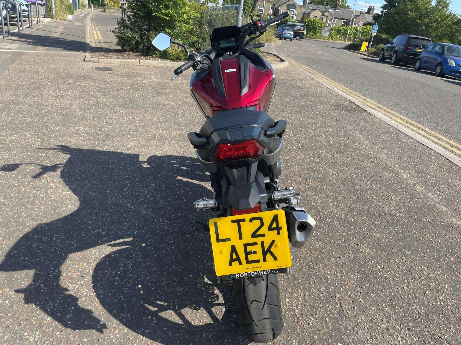 Vehicle image 4