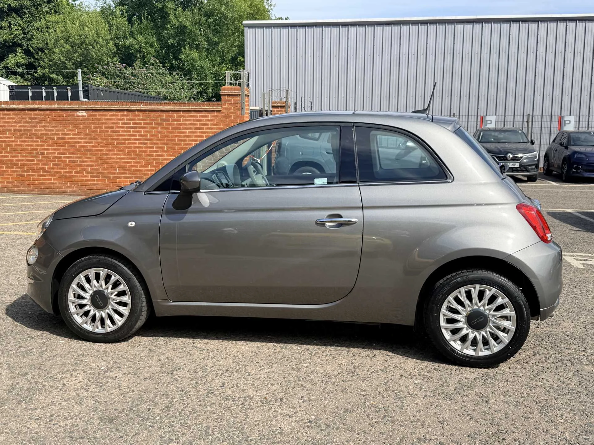 Vehicle image 7