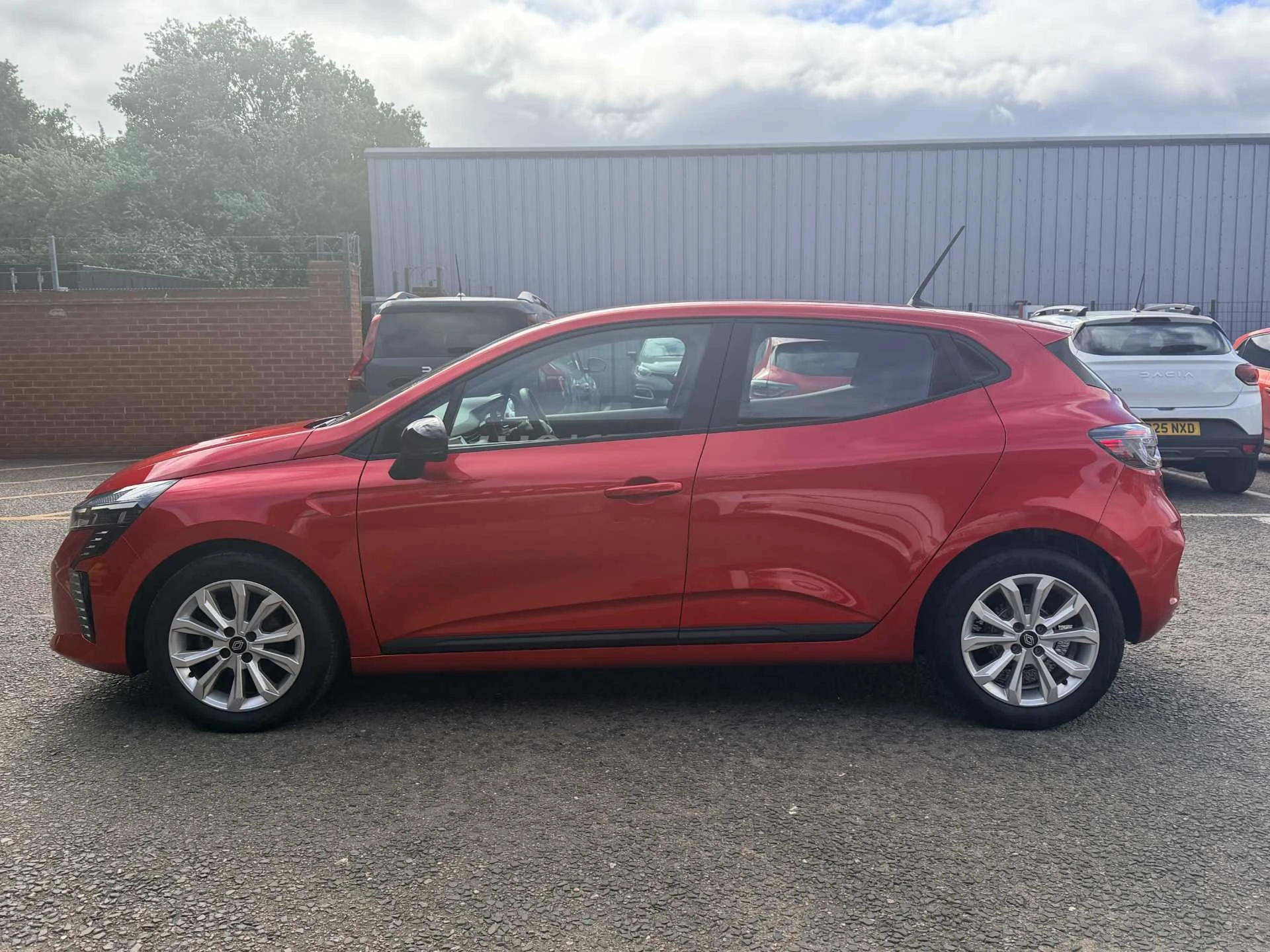 Vehicle image 7