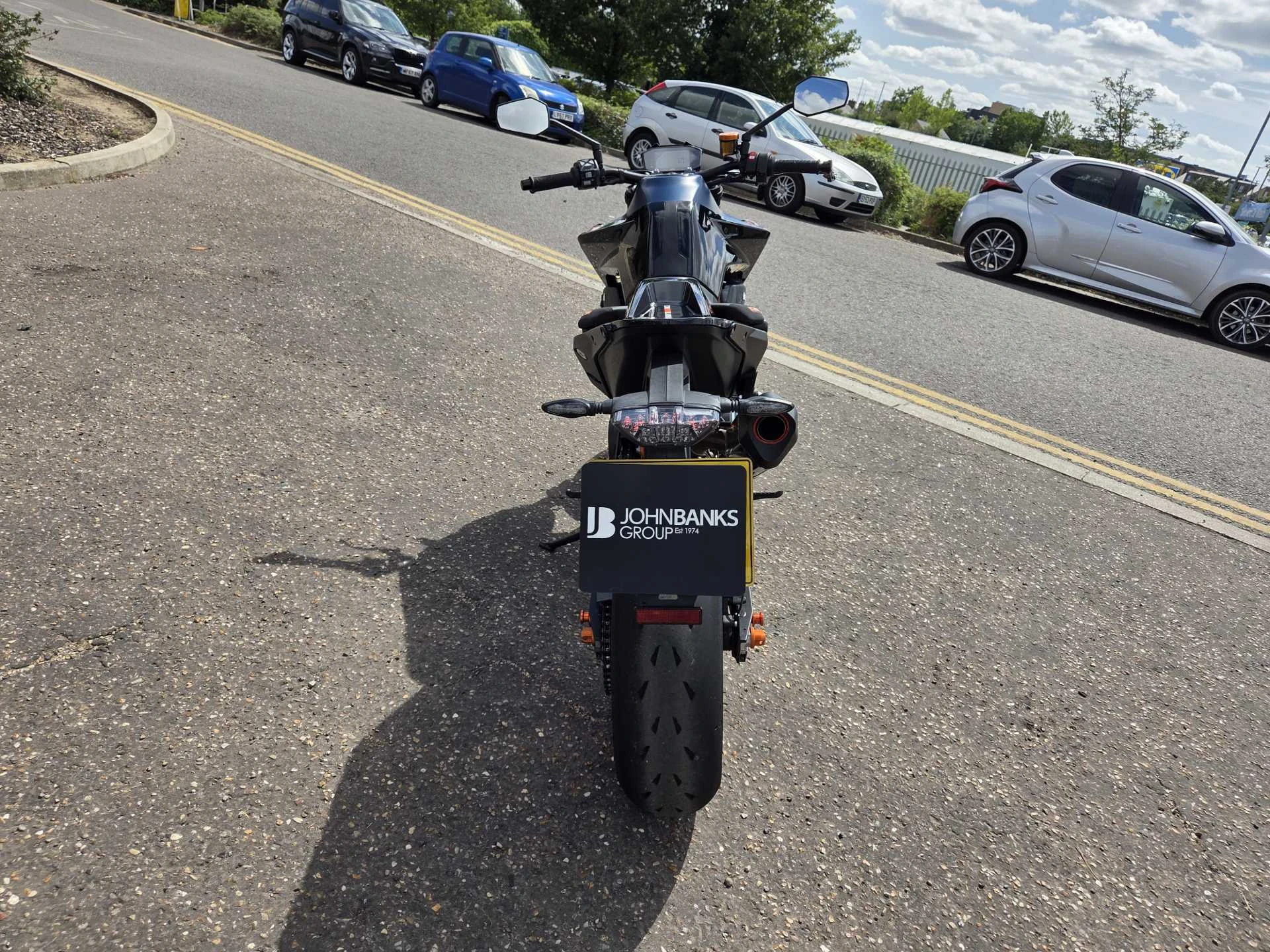 Vehicle image 4