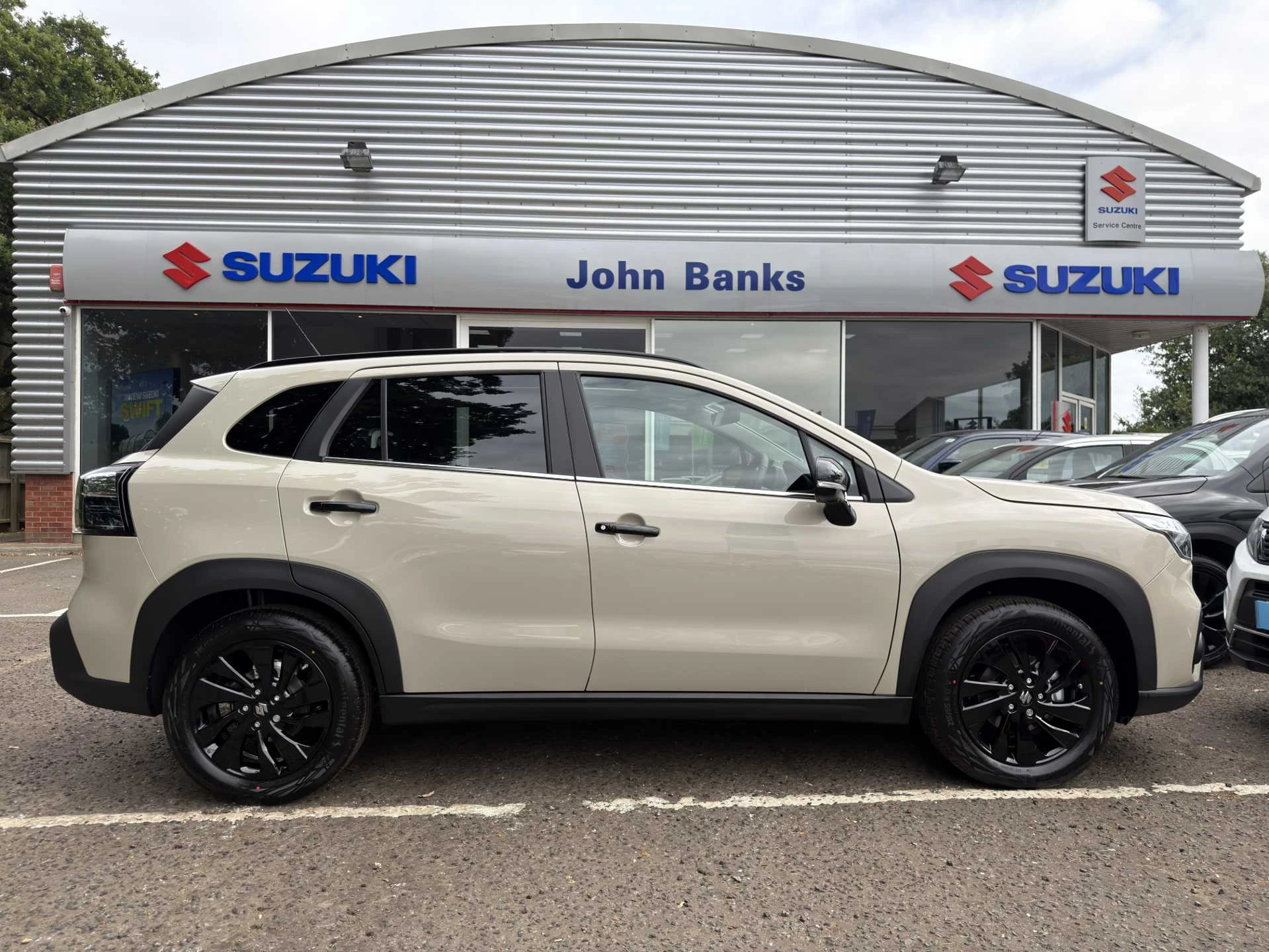 Vehicle image 5
